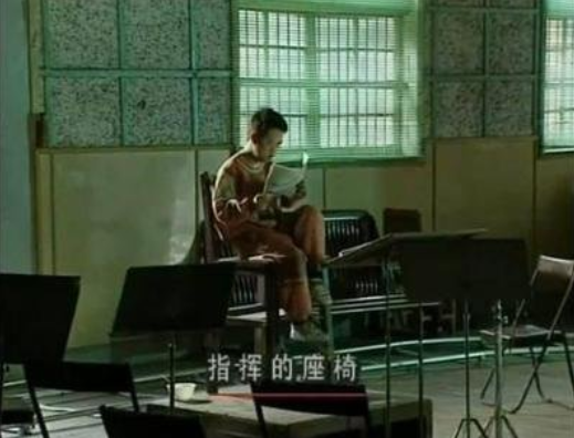 登上人民大会堂，与刘德华共唱，是谁揭穿了“天才指挥家”的谎言