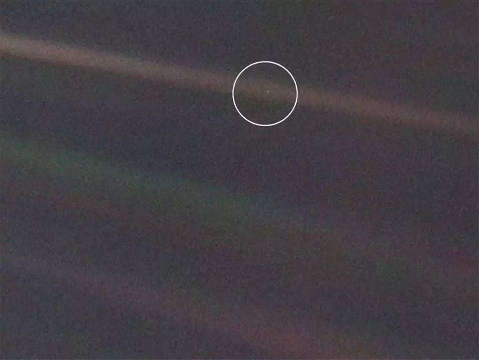 這張在64億公里之外拍攝的照片，重新整理了人類對地球的認知