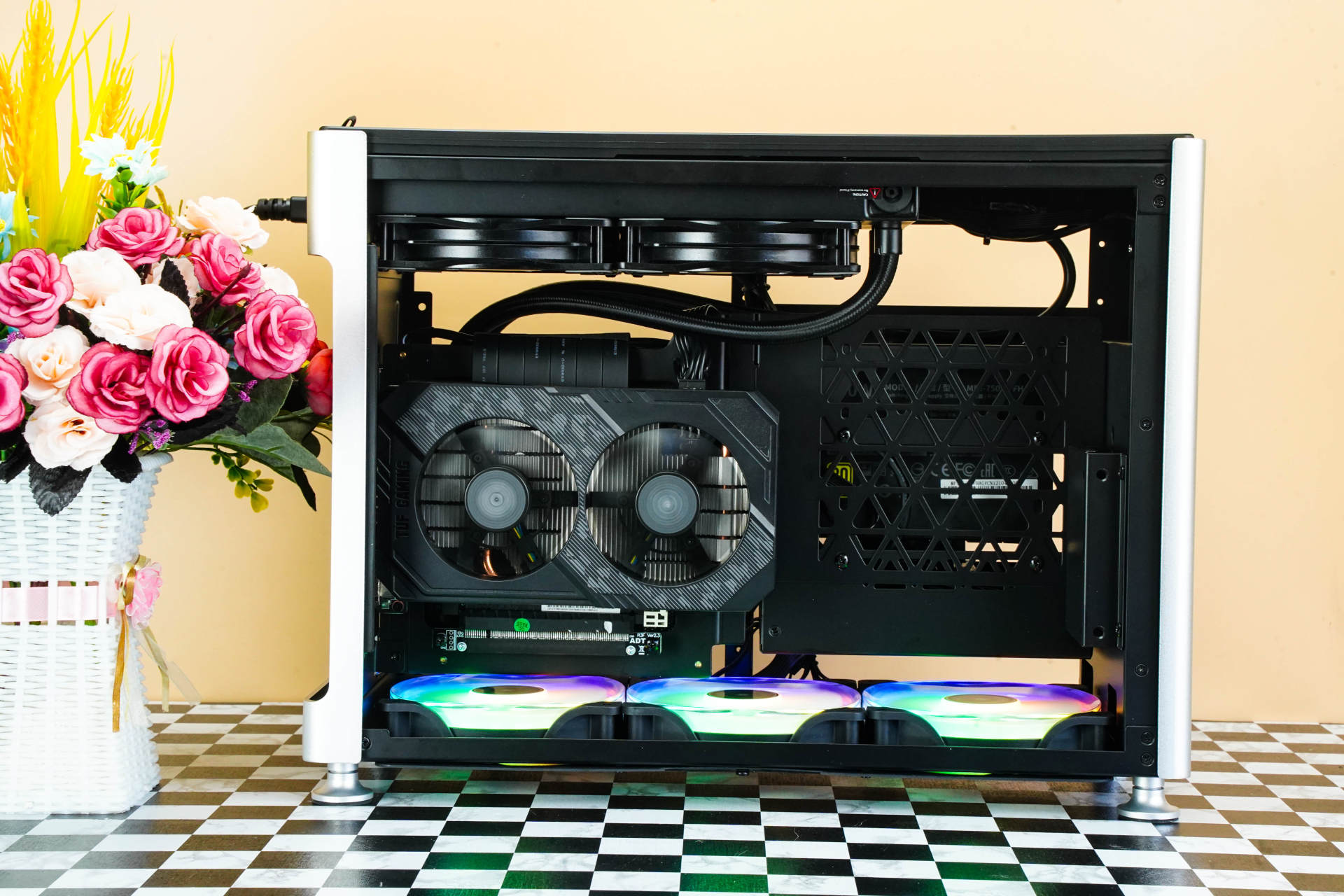 办公电脑也要高颜值，帮闺蜜组装电脑，我自己却爱了