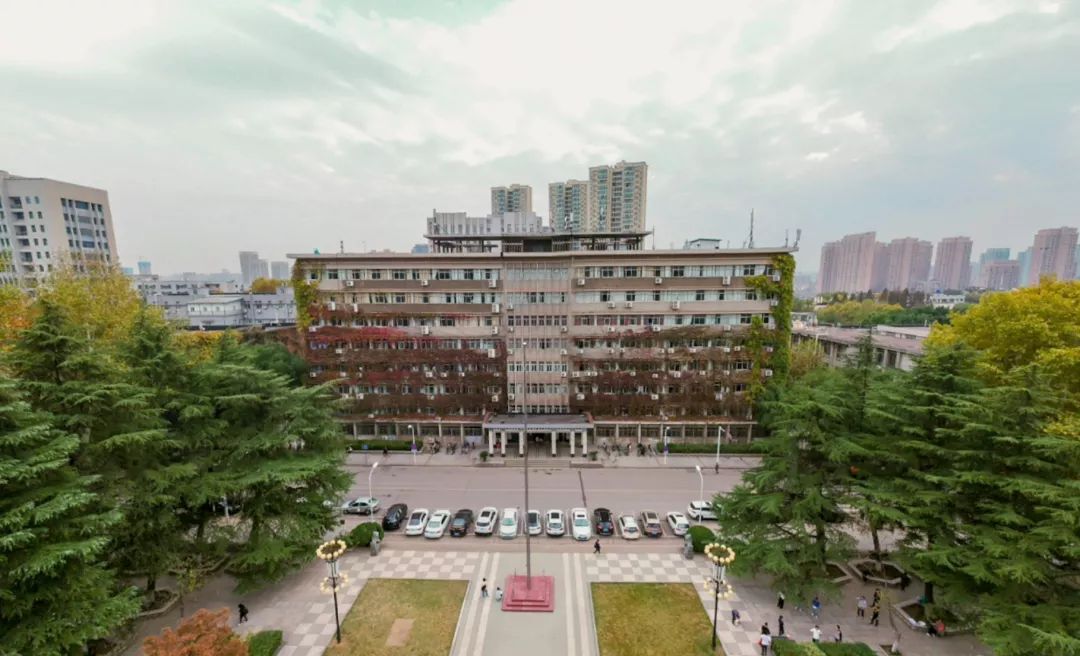 秋天的武汉理工大学校园：五彩斑斓，挺漂亮的（多图）…