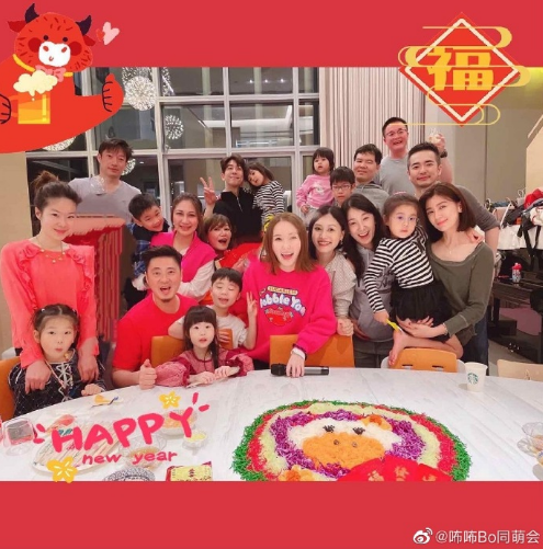 賈靜雯兩個女兒好美，咘咘恬靜淑女，3歲Bo妞越來越粘爸爸