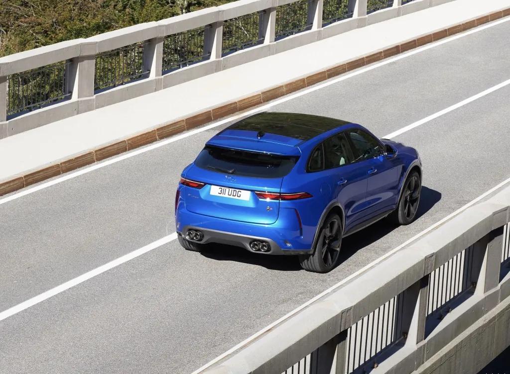 捷豹F-PACE SVR，傻快也是一种能力