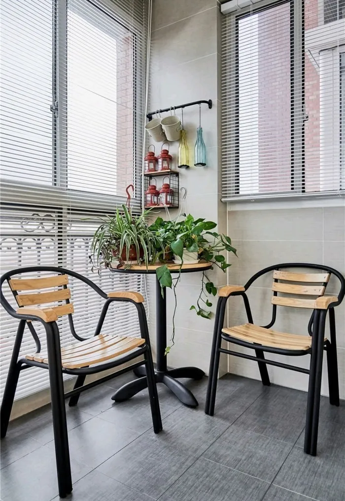 阳台封窗挑挑选选看了好几天，为什么最后还是被坑了？