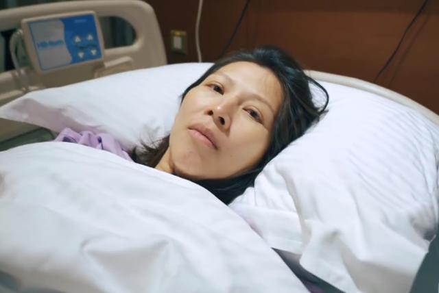 有种“心疼”叫蔡少芬当妈，46岁生3胎，外表衰老认不出