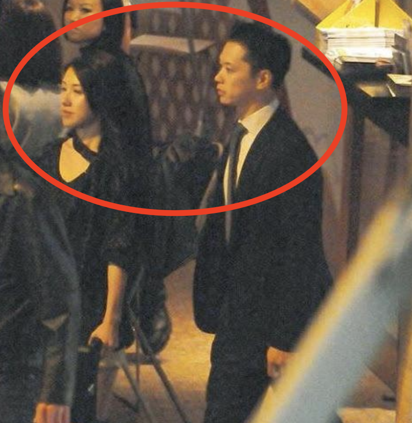 李乘德前女友李施嬅看望胡杏儿次子，因宝宝太萌直呼心都被融化了