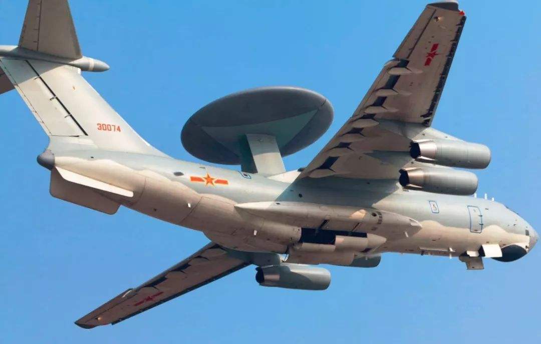 国产预警、反潜机进驻南海岛礁，机库空调已装，战机随后就到