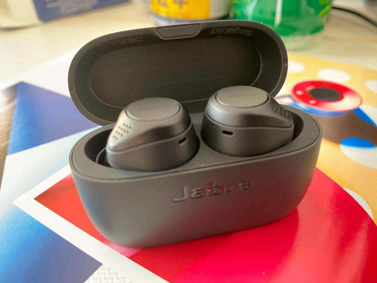 出色高音质，小巧机身佩戴无感Jabra ELITE 75t真无线蓝牙耳机测评