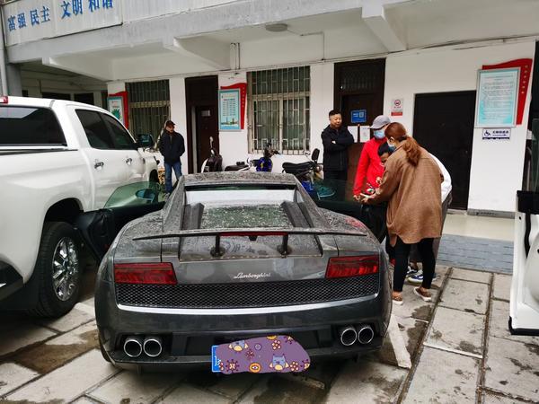 同栋楼住着男子3个“女友”，郑州一已婚女子3年被骗925万！受害者自述受骗经过