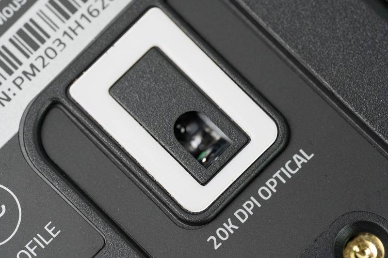 性能强劲，游戏类型通吃的雷蛇那伽梵蛇专业版鼠标体验