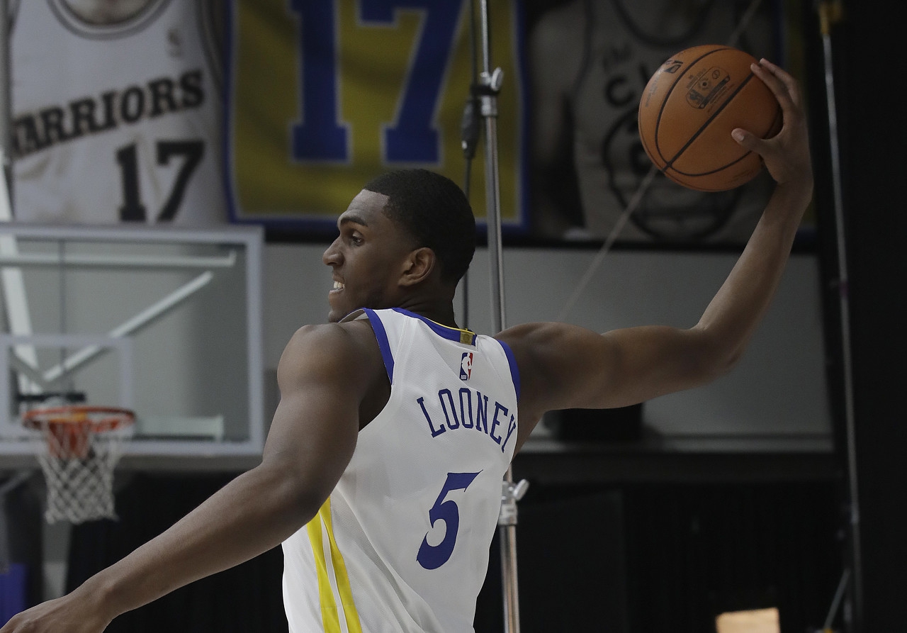 06年世界杯卢尼哪国(凯文·卢尼（Kevon Looney）)