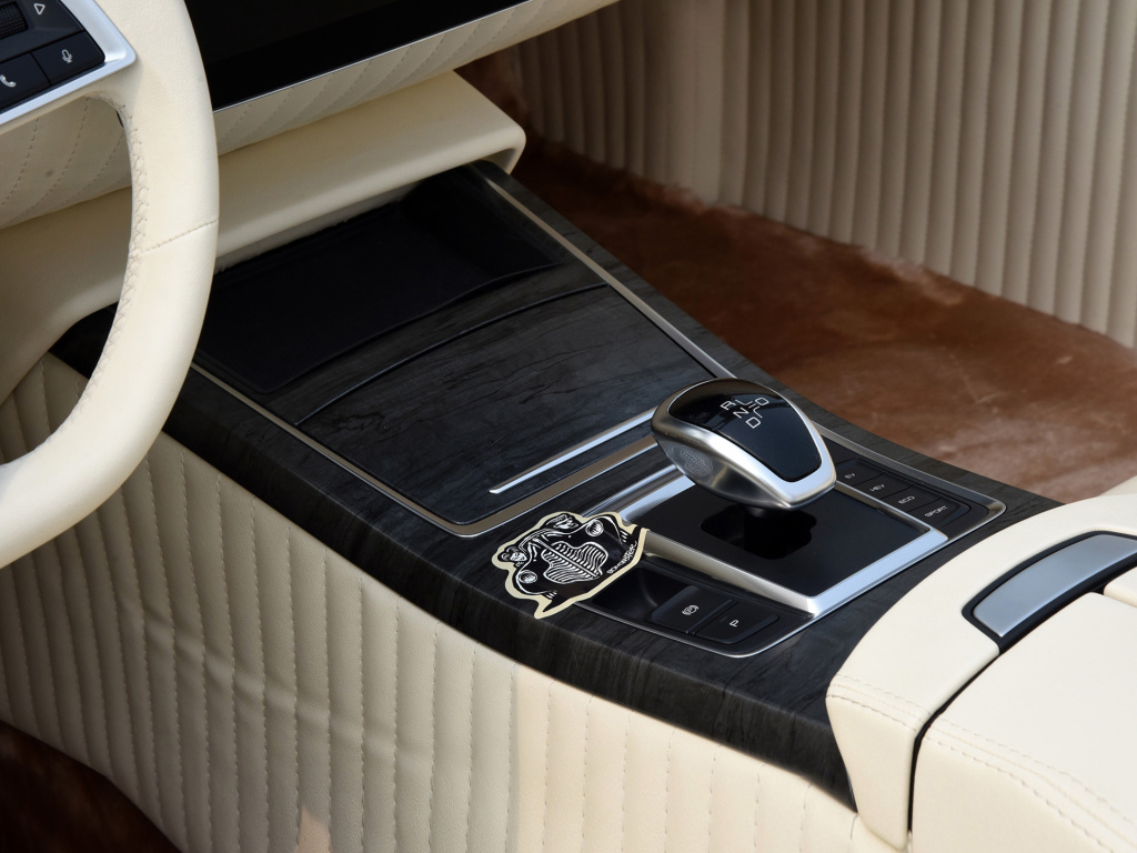 比亚迪SS DOLPHIN汽车抄袭？还是在致敬复古车？