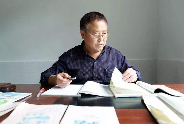 教育部：提高教师待遇，单列班主任津贴！家长