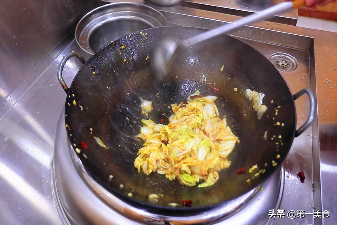 图片[8]-酸辣白菜做法步骤图 为啥饭店炒白菜那么好吃-起舞食谱网