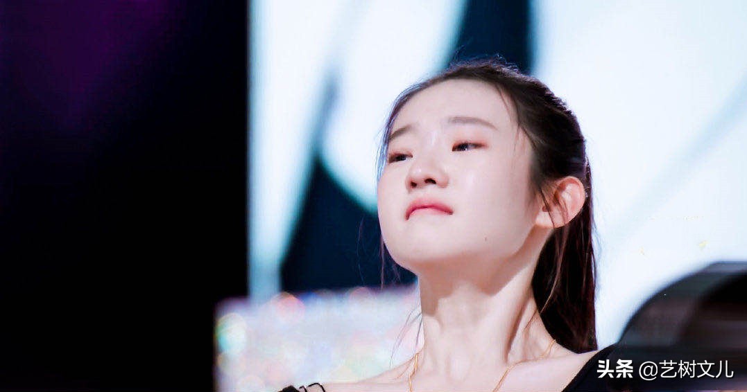 学员全体落泪之时，张艺凡却笑了？这才是真实的她？