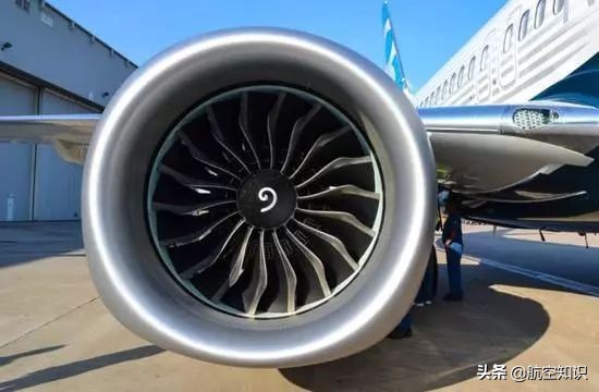 波音737 MAX VS. 空客A320neo，谁才是单通道的王者？