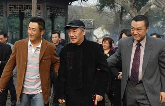 杜雨露从艺传奇，39岁首拍电影合作宋春丽，儿子是孔令辉启蒙教练