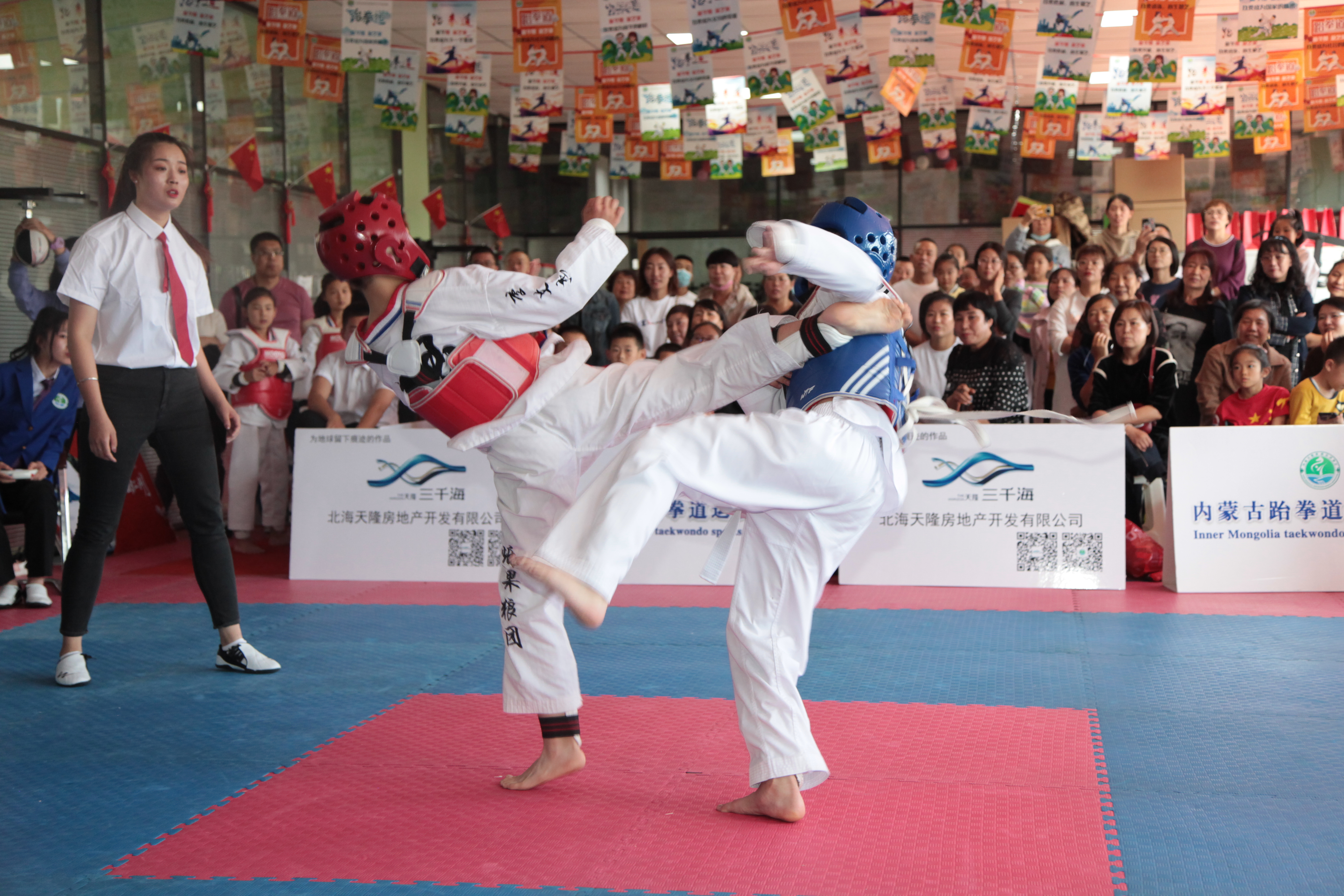 跆拳道|第二届内蒙古青少年体育夏令营暨跆拳道俱乐部联赛开赛 场面扣人心弦