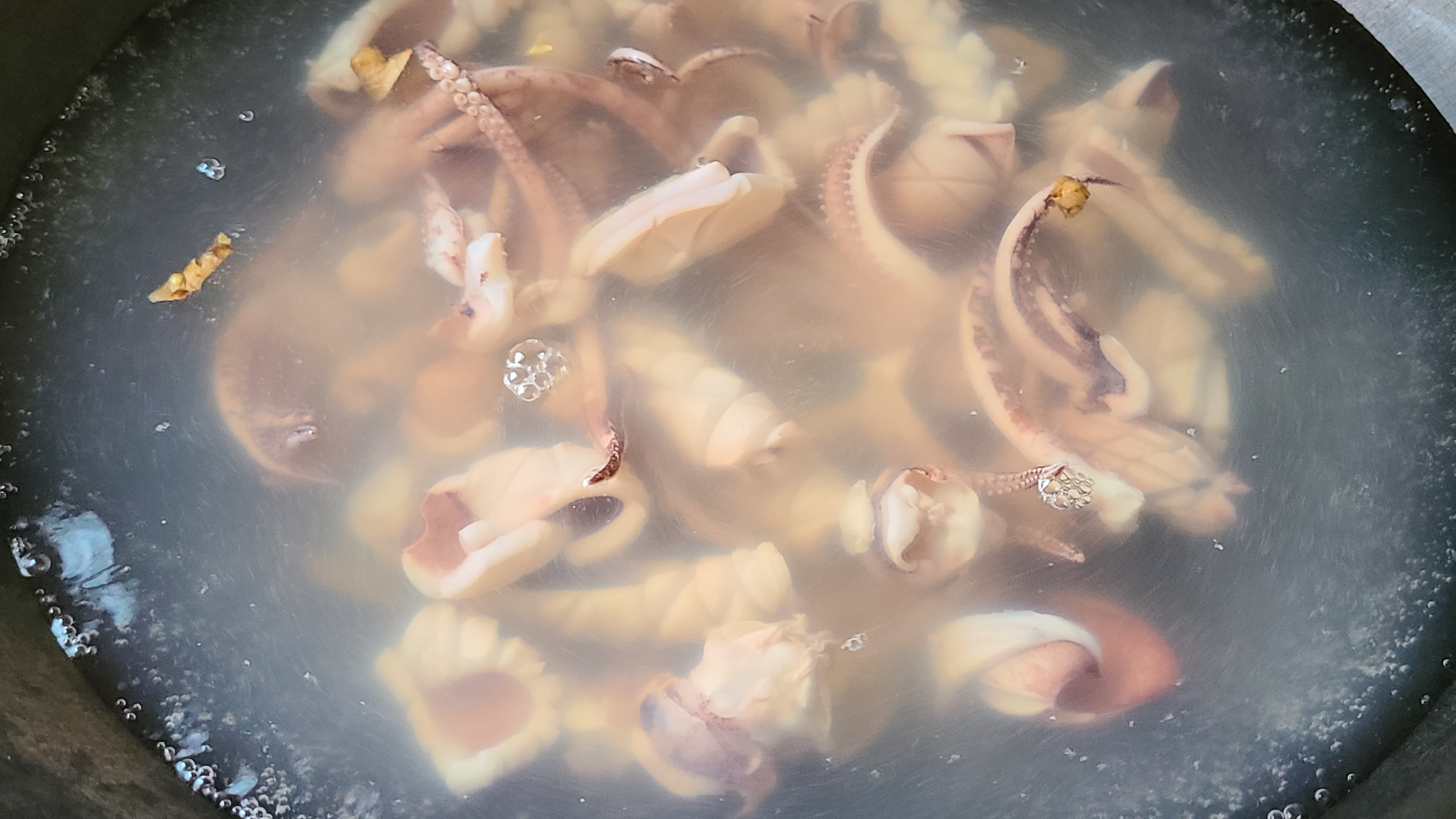 爆炒鱿鱼的做法，香辣下饭又好吃，这一道美味家常菜，味道很棒