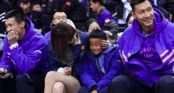 Beijing head steel gives 23 polo shirt, urge Du Feng's son " flee " , du Feng loves wife response of tall affection dealer