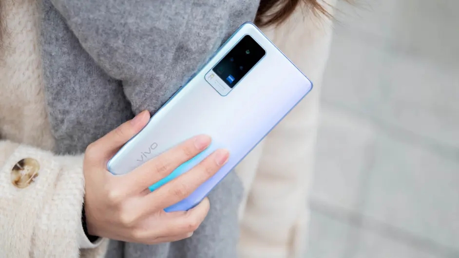 vivo默默发力，4800mAh+100%屏占比+120W，香得沁人心脾