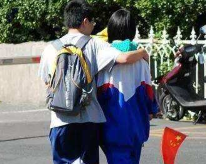 黃磊支持女兒戀愛，小S嚴禁18歲前戀愛，如何對待早戀很重要