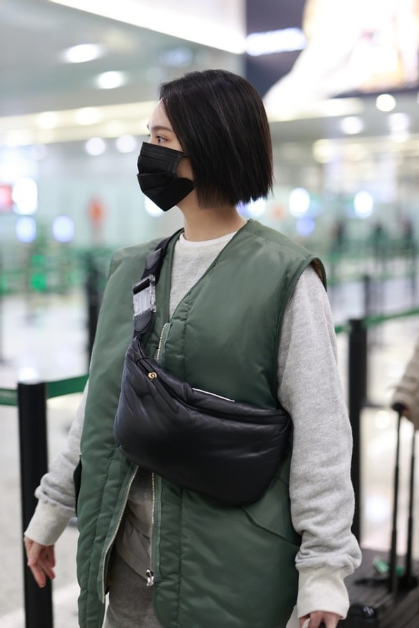 杨丞琳终于隔离结束，如愿见到李荣浩，身穿抹