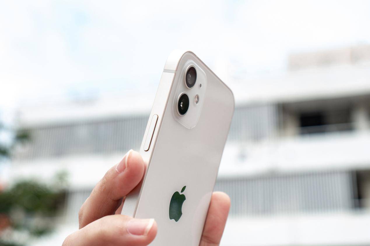 6S钉子户终于换iPhone12，用了近一个月，来说说感受