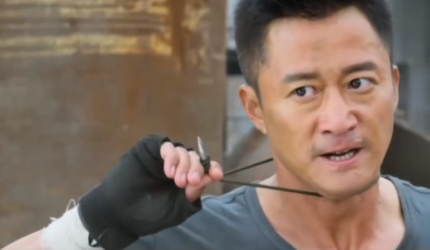 吴京的“间歇性”人设崩塌，有人怒骂：真爱国