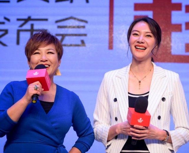 林丹携儿子为太太谢杏芳庆生，惊喜礼物曝光，夫妻恩爱甜蜜合影