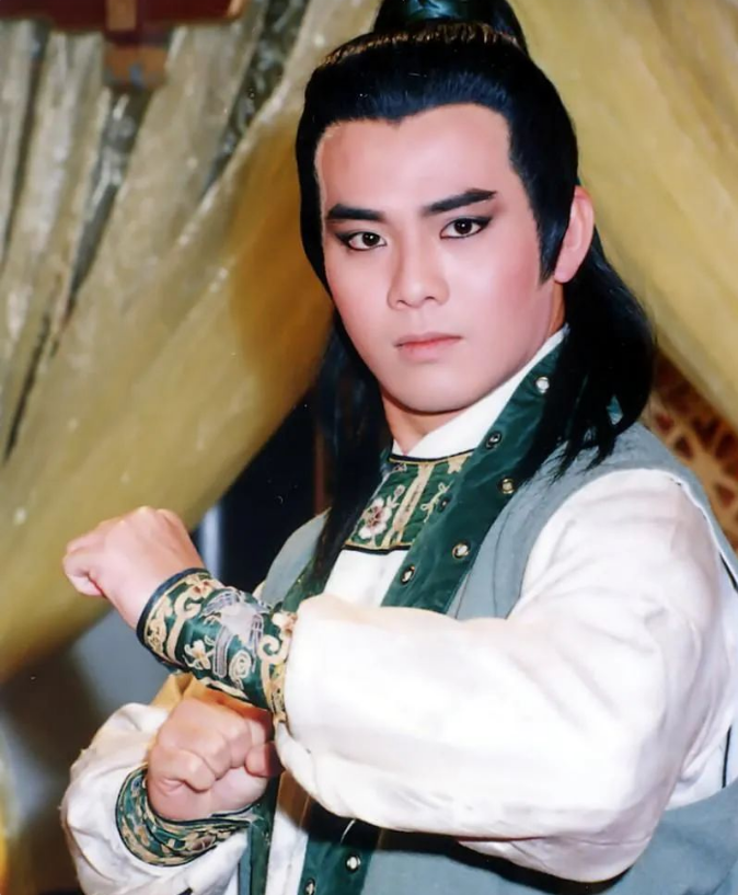 《新白娘子傳奇》29年，有人流產(chǎn)有人離世，8位主演現(xiàn)狀差距太大