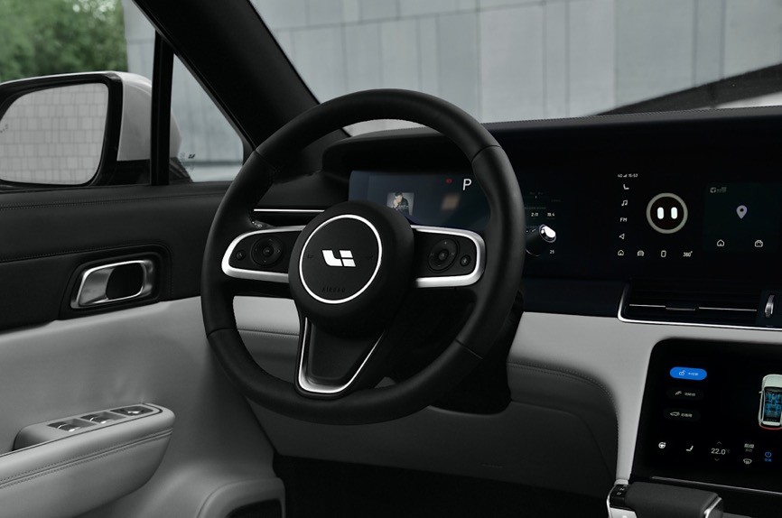 性能级智能电动SUV岚图FREE，能在中大型高端SUV市场分一席之地吗