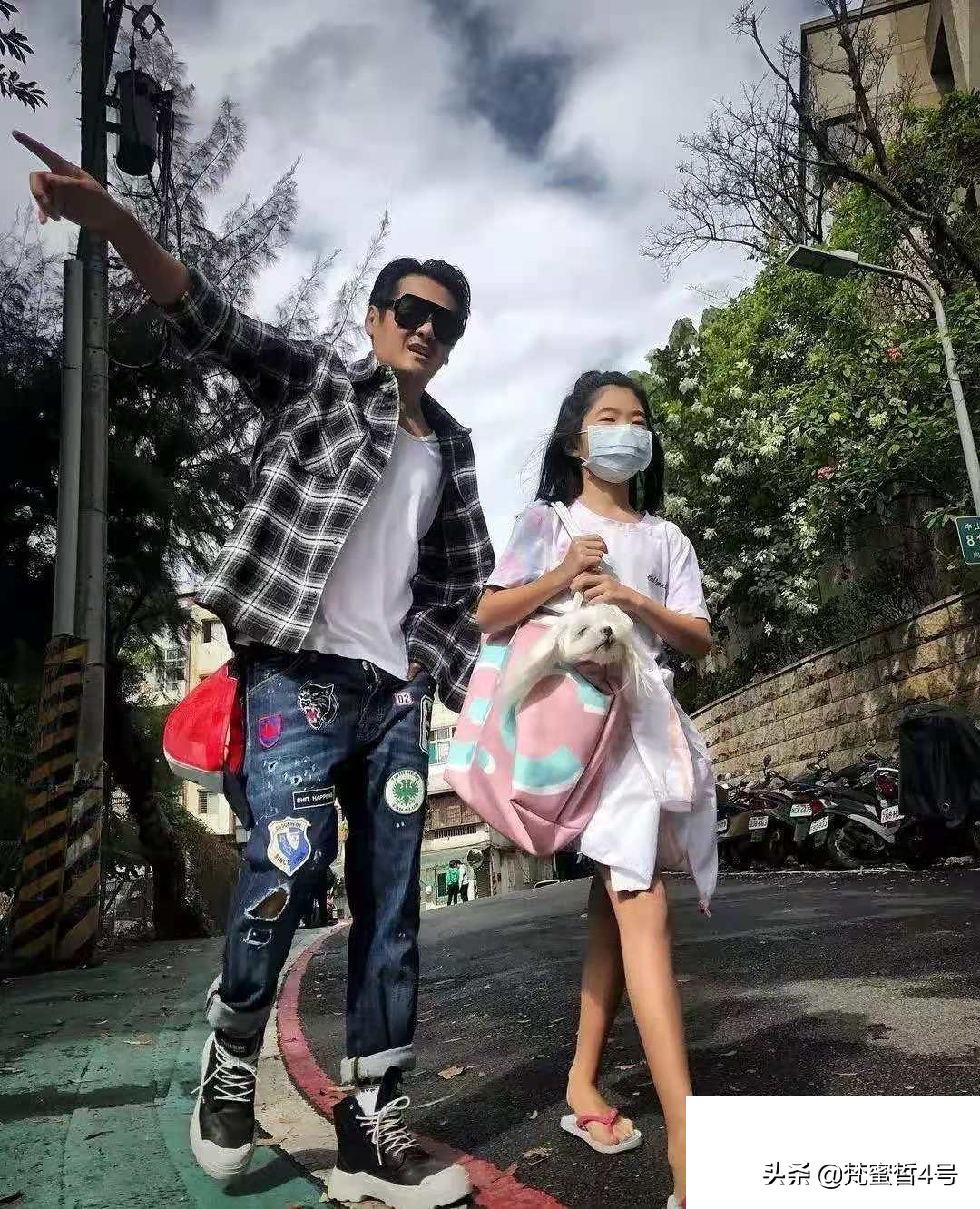 曹格曬與女兒合照，10歲只比爸爸矮一個頭，妻子疑整容模樣大變