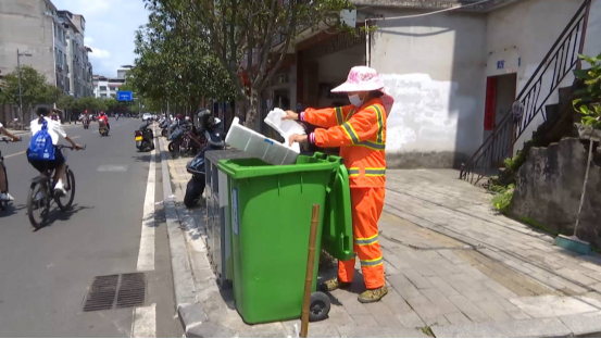 福建上杭：高温下的坚守 只为杭城更美丽