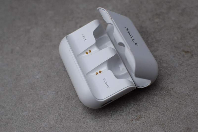 搭载10MM复合振膜 iWAKL魔音半入耳蓝牙耳机体验