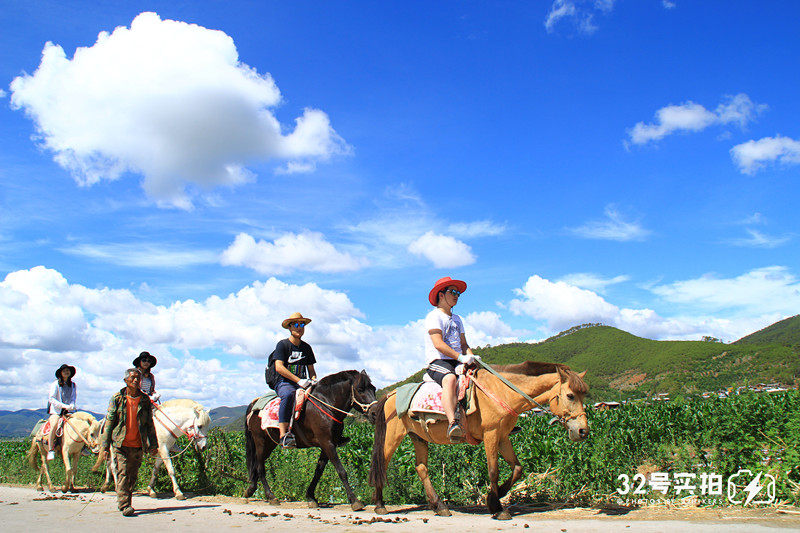 Coming to Lugu Lake will make people wonder if they are willing to forget the time and forget themselves in their dreams