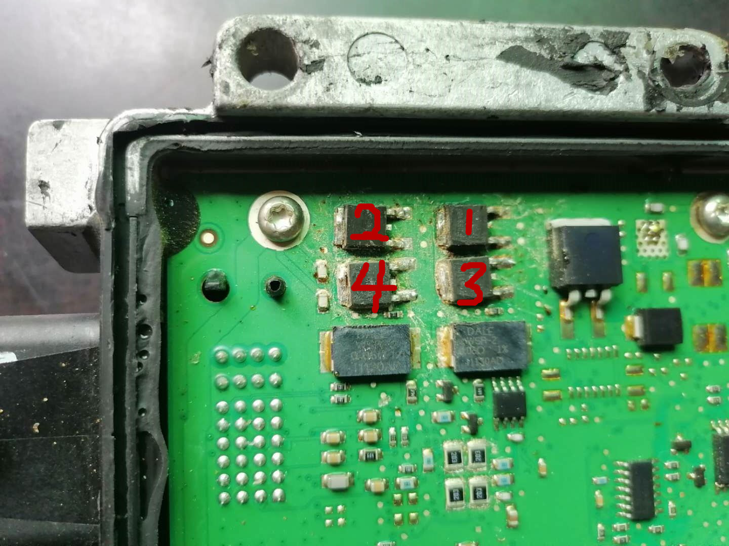 图片[8]_福克斯缺缸抖动 原来是发动机电脑三极管损坏 材料费4元就够_5a汽车网