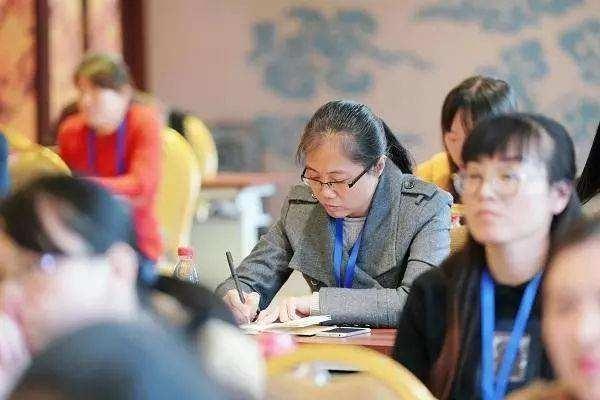 公务员“职级并轨”，教师职称教龄也并行？网