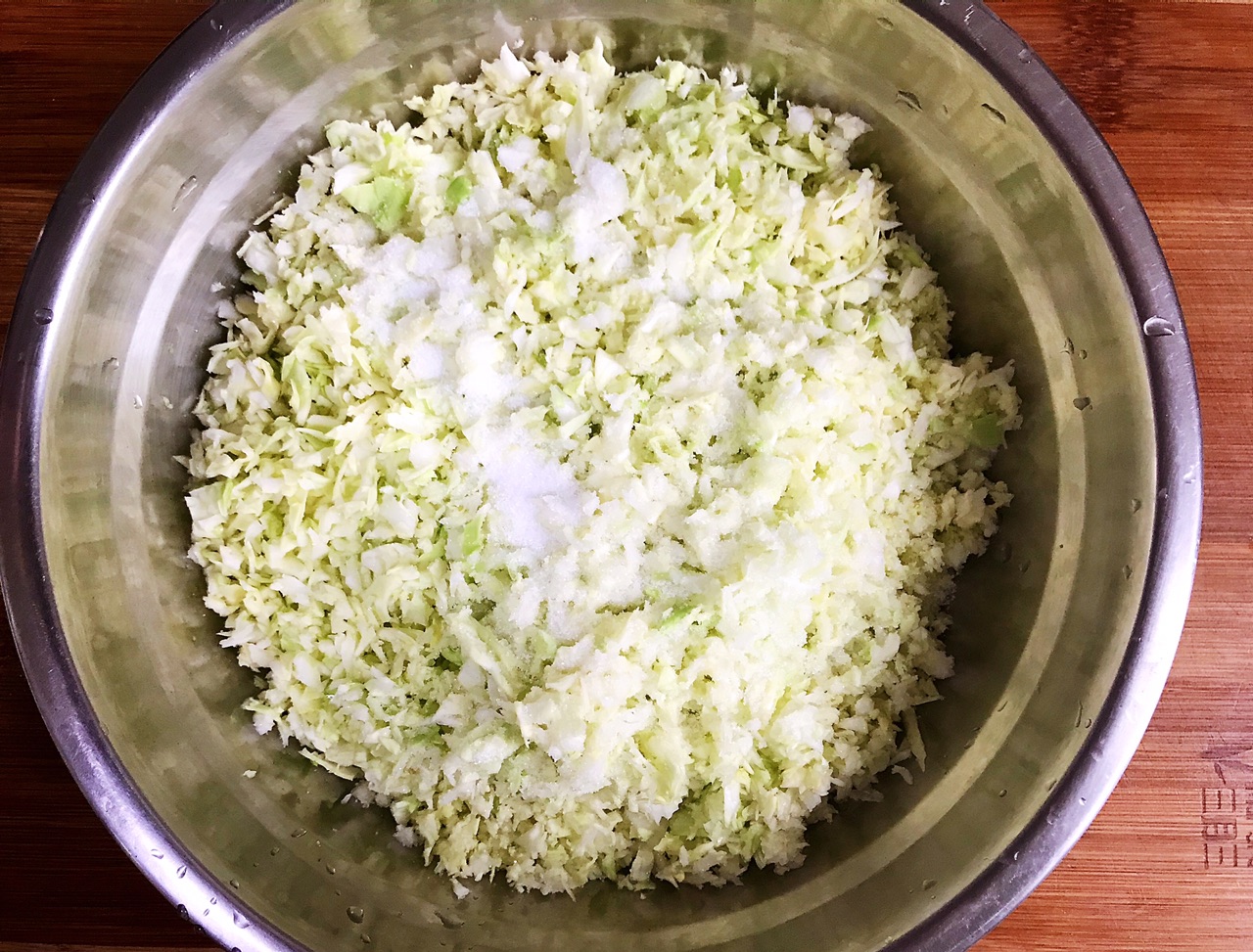 孩子馋嘴想吃煎饺，自己在家做，外脆里嫩，真好吃