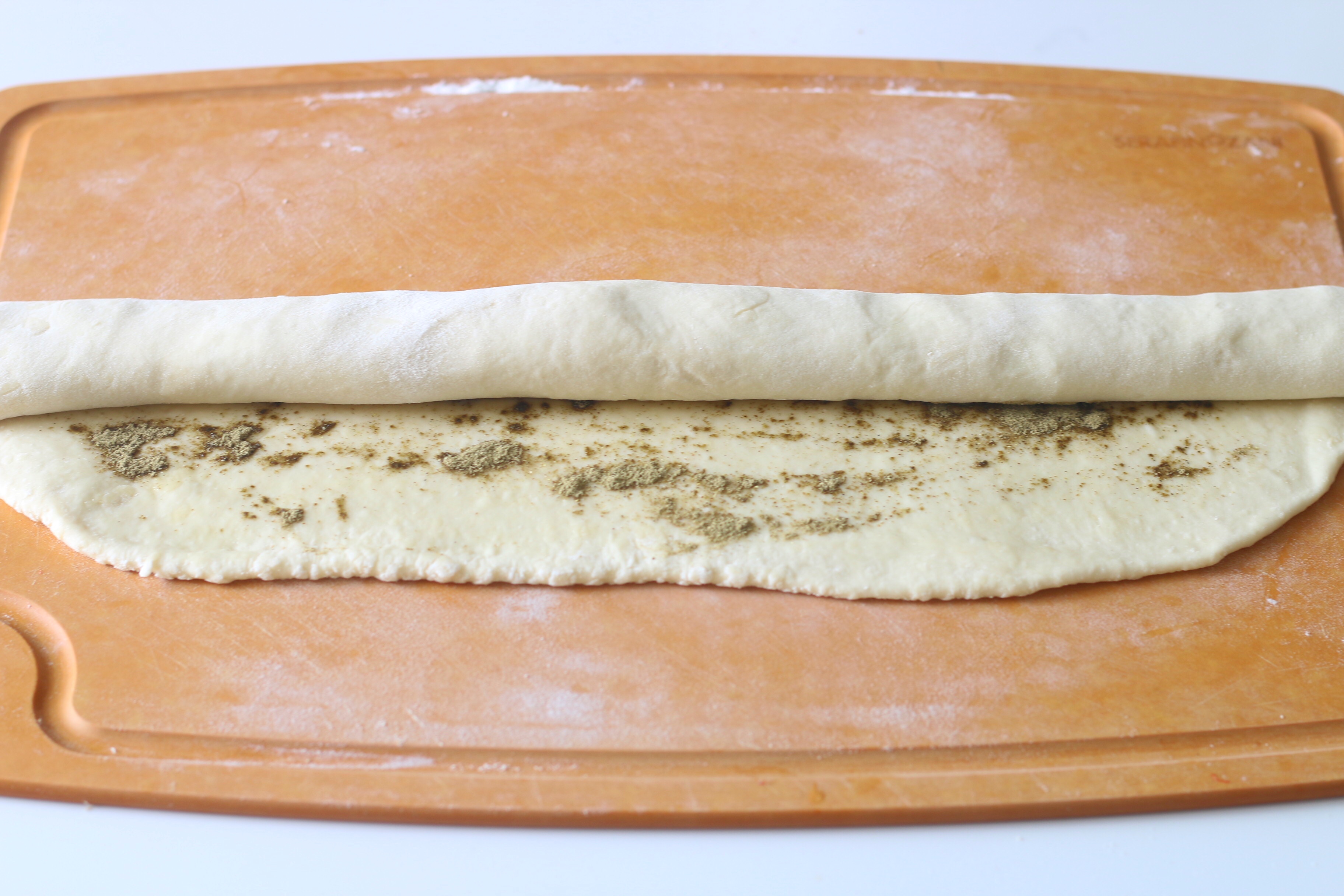 猪肉降到9块，烙几个火烧，卤1锅肉，剁碎一夹，太香了