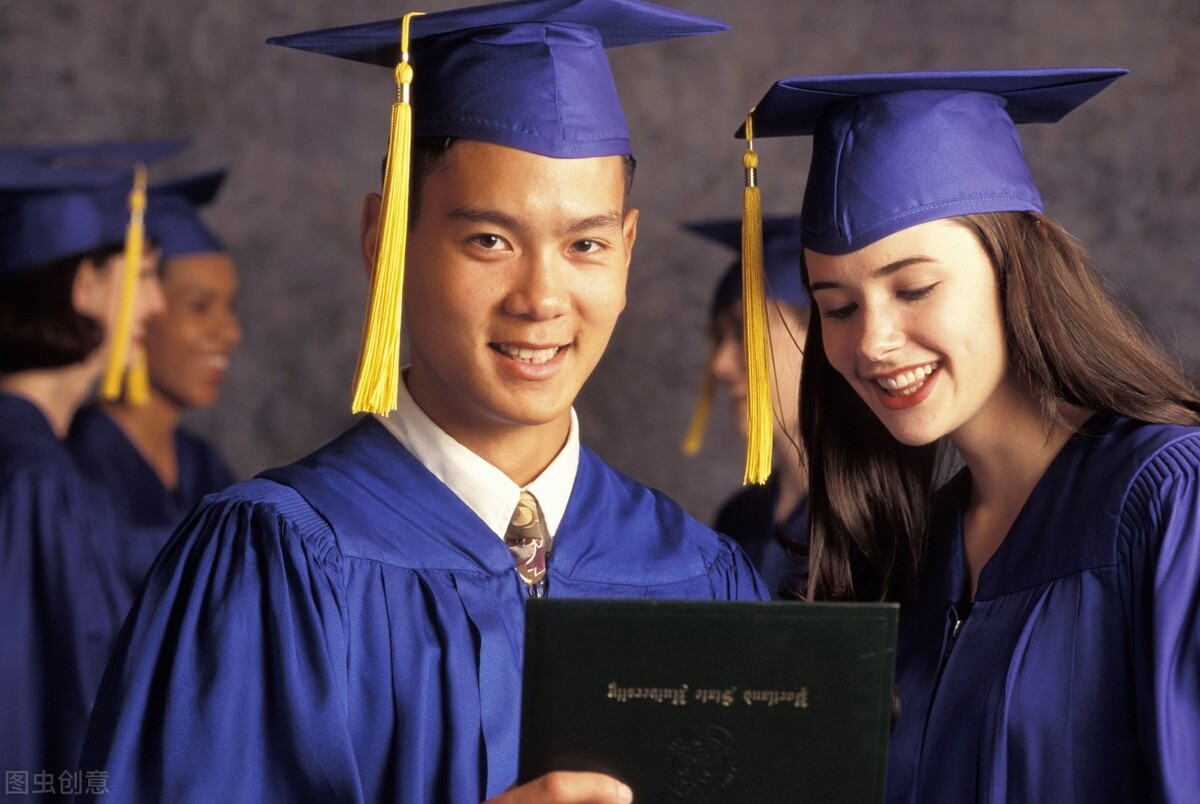 成人高考的本科文凭有作用吗，你认为学历重要，还是情商重要？