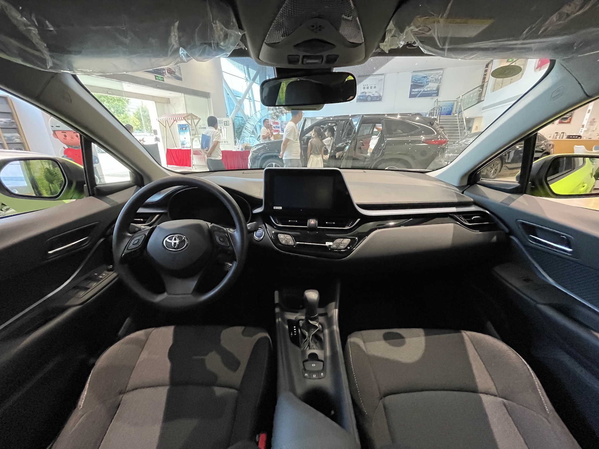 时尚前卫小型suv,现金优惠14000元,探访丰田奕泽izoa终端优惠