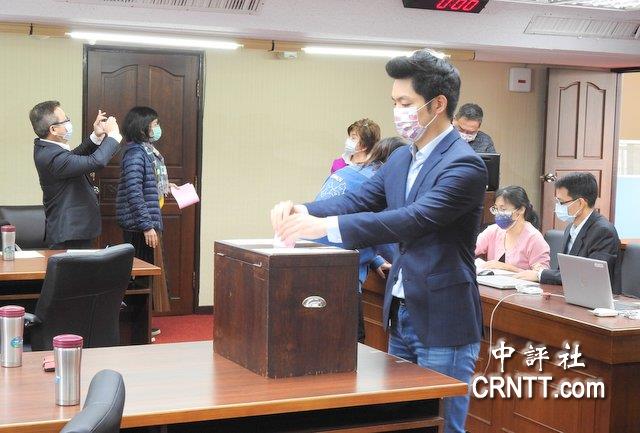 國民黨簽運大爆發共拿下7席�召委�民進黨拿下8席