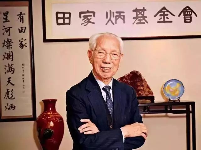 花5百万买台红旗，又花几亿买架私人飞机，还花几个亿盖了座别墅