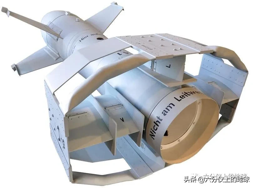 二战兵器全集-鲁尔钢铁/克雷默 X-1（弗利茨 X）制导炸弹