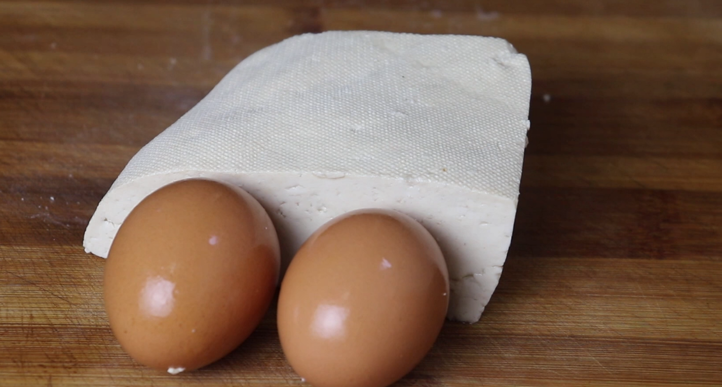 豆腐加鸡蛋的新吃法，简单一做，出锅比肉香，好吃解馋