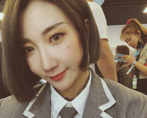 乃万被吓懵了，频繁上热搜产生"后遗症"，太火也会招致被人骂