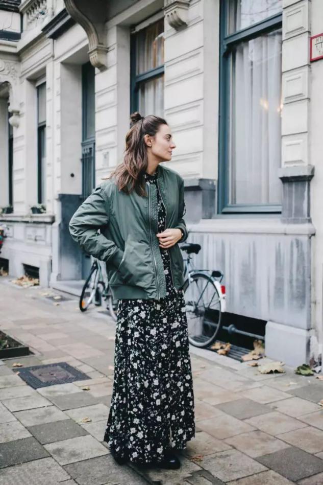 天凉短裙该收起来了，建议多穿这5款早秋“长裙”，时髦显高级