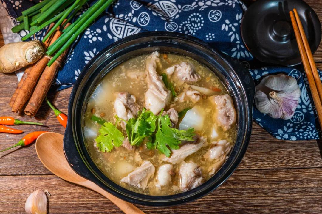 粥裡放這幾種食材，通便、暖胃、補氣血�老年人最需要