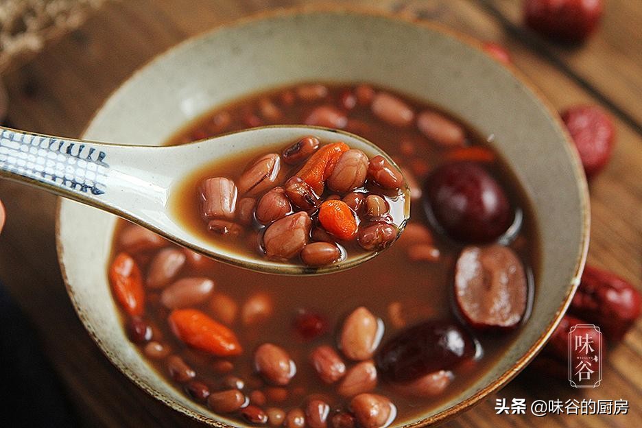 买花生时，挑红皮的还是白皮的？原来区别这么大，以后别再乱买了