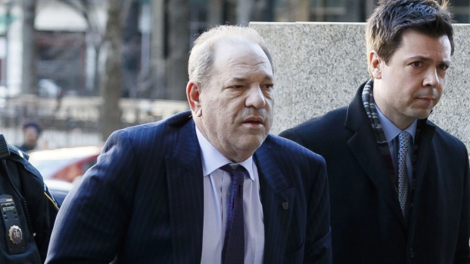 大丑闻！寡姐自曝遭金球奖评委性骚扰，好莱坞